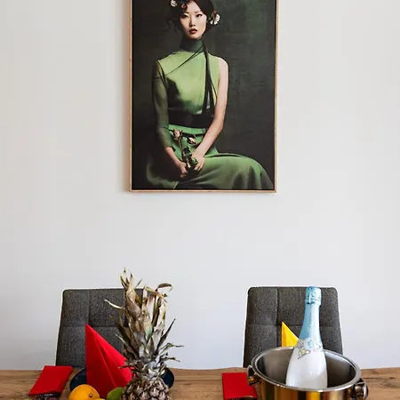 Timeless Elegance براغ