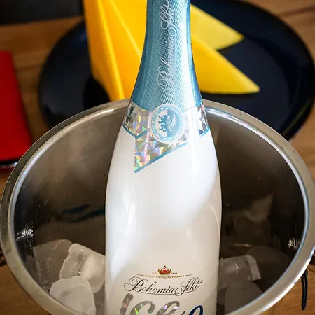 Timeless Elegance براغ